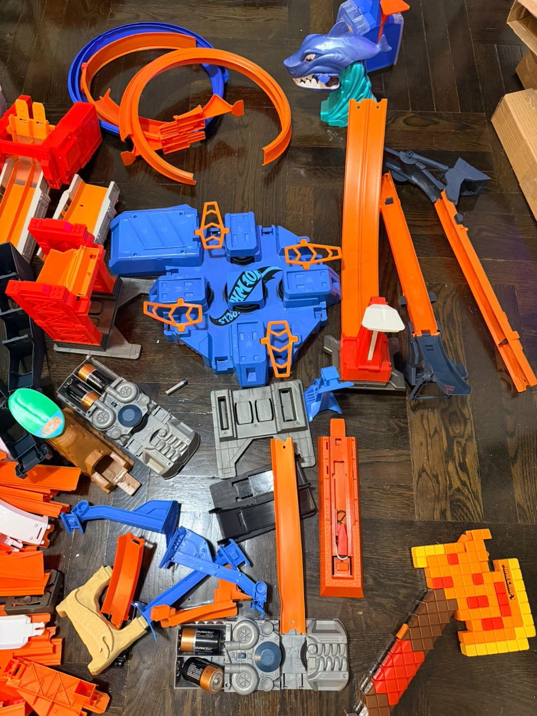 Hot Wheels Launchers and Tracks Builder Sets - photo 4