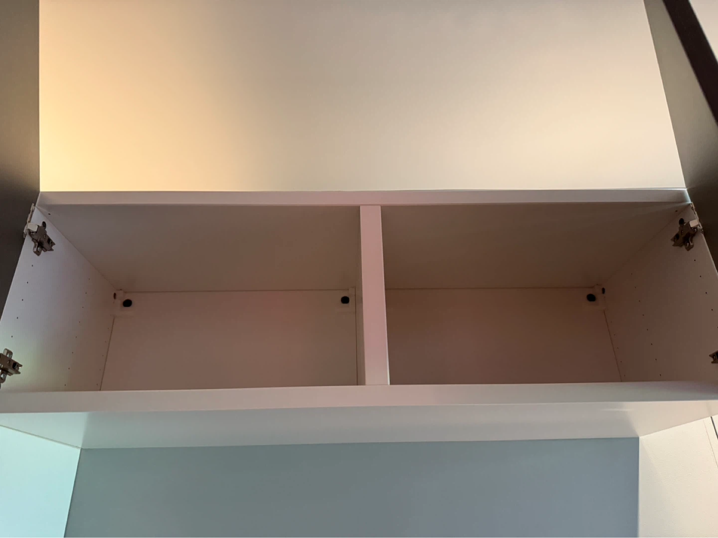 2 IKEA Besta Cabinets with Glossy Doorrs - photo 2