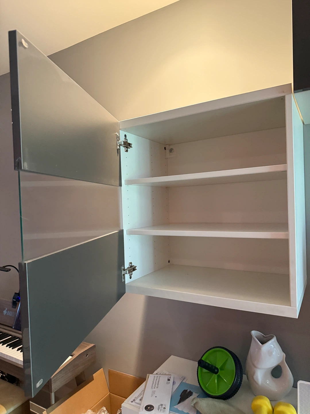 2 IKEA Besta Cabinets with Glossy Doorrs - photo 4