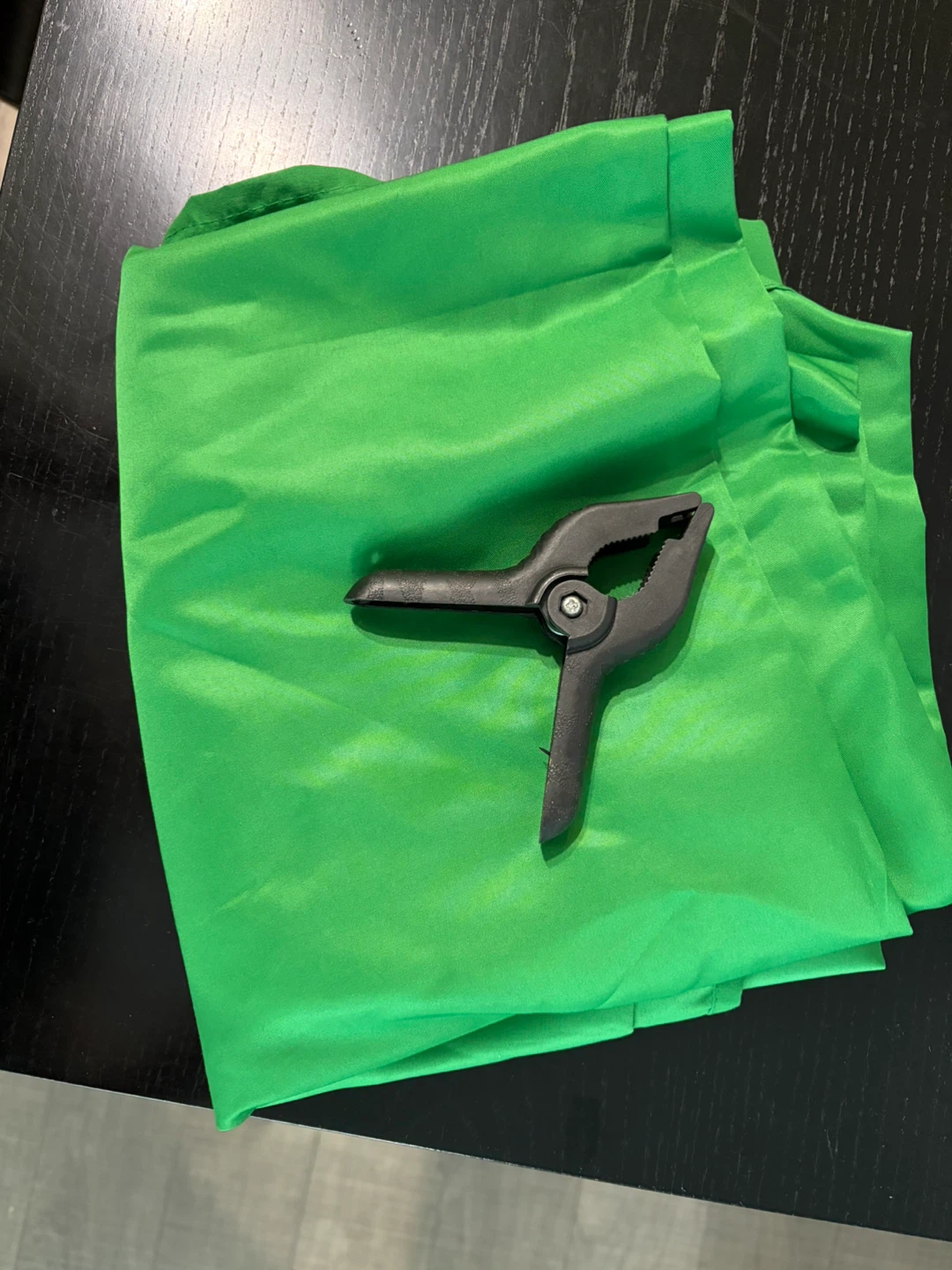 Green Screen Fabric with Clamp