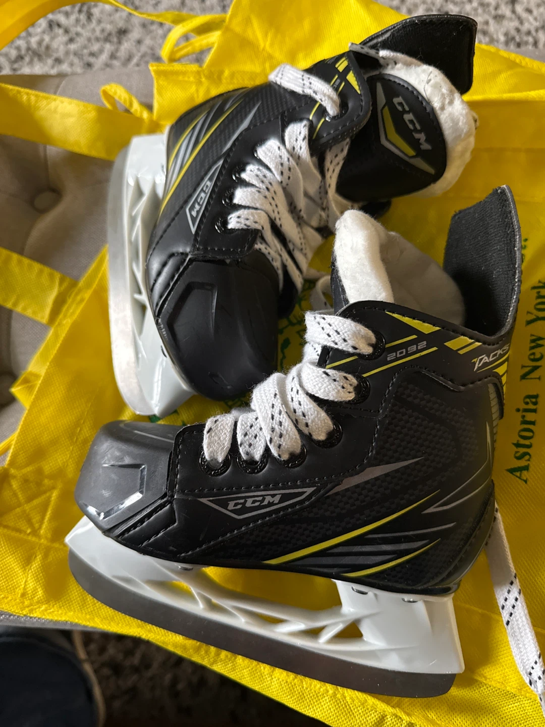 CCM Tacks Hockey Skates