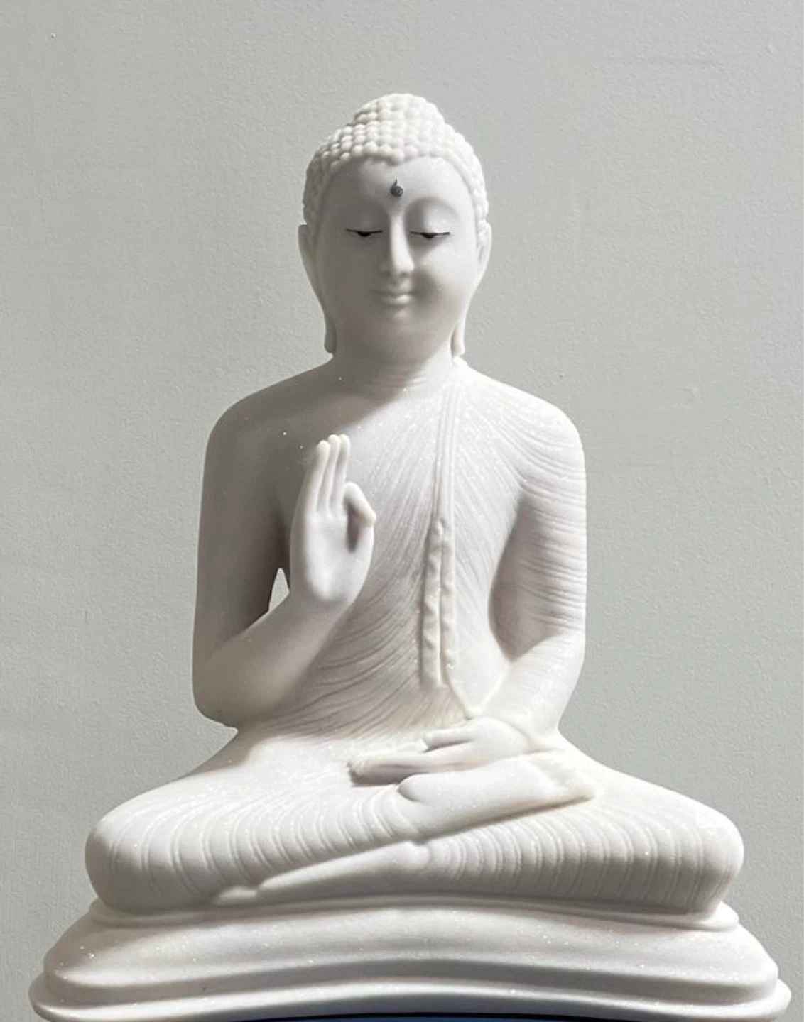 White Sitting Buddha Statue - photo 3