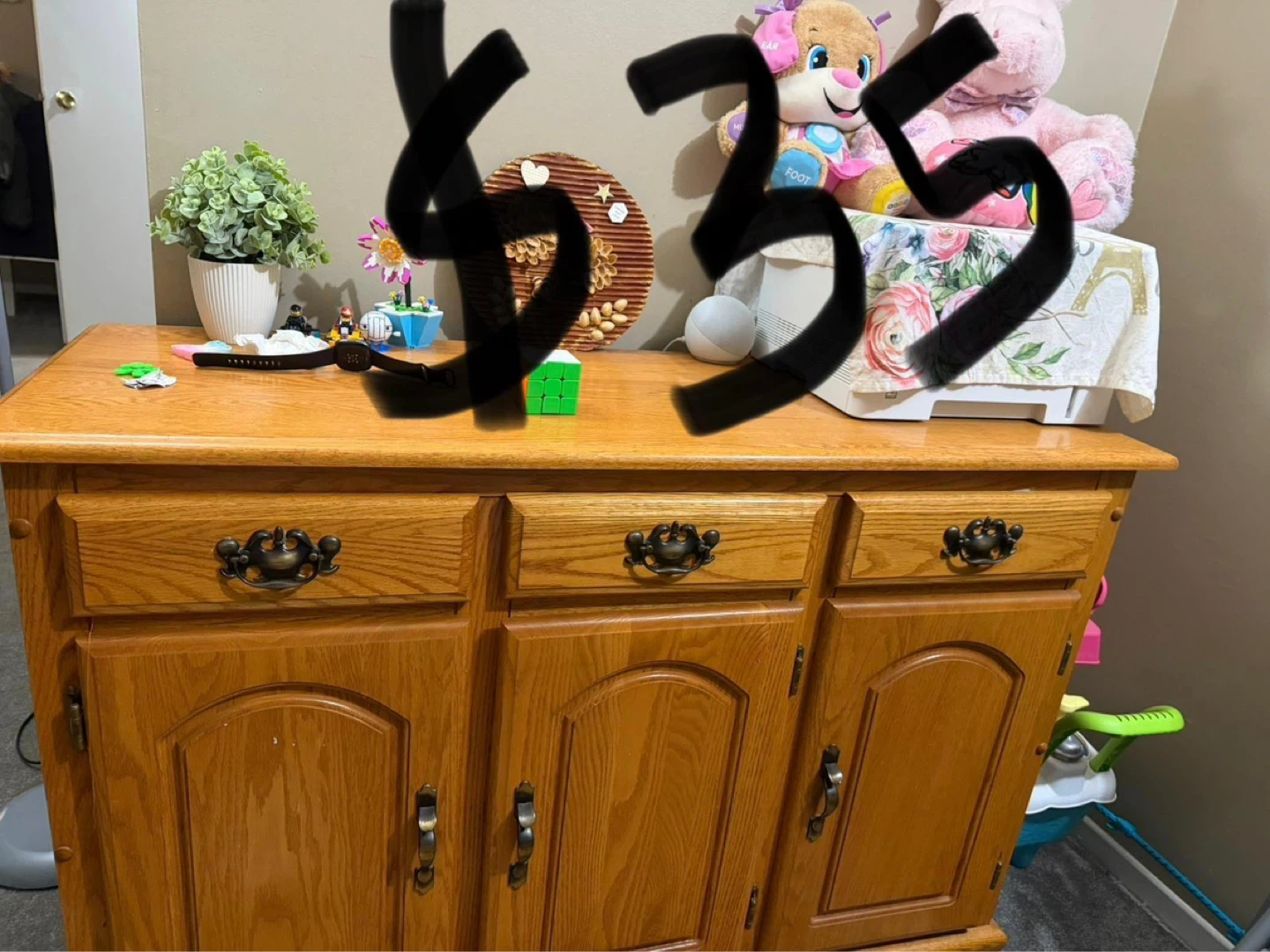 Solid wood buffet /Sideboard