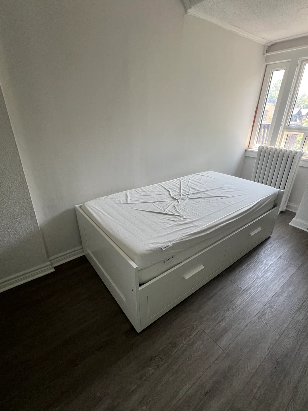 White Daybed with Storage Drawers - photo 3