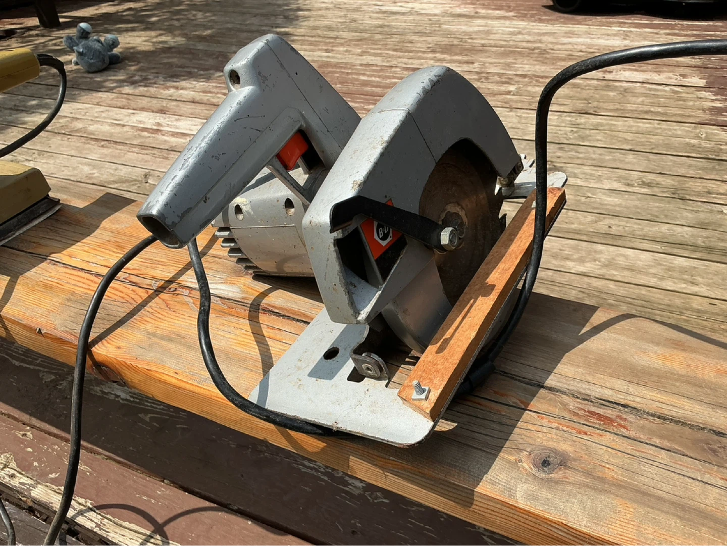 CHEAP CHEAP CHEAP Black & Decker 7 1/4" Circular Saw - photo 3