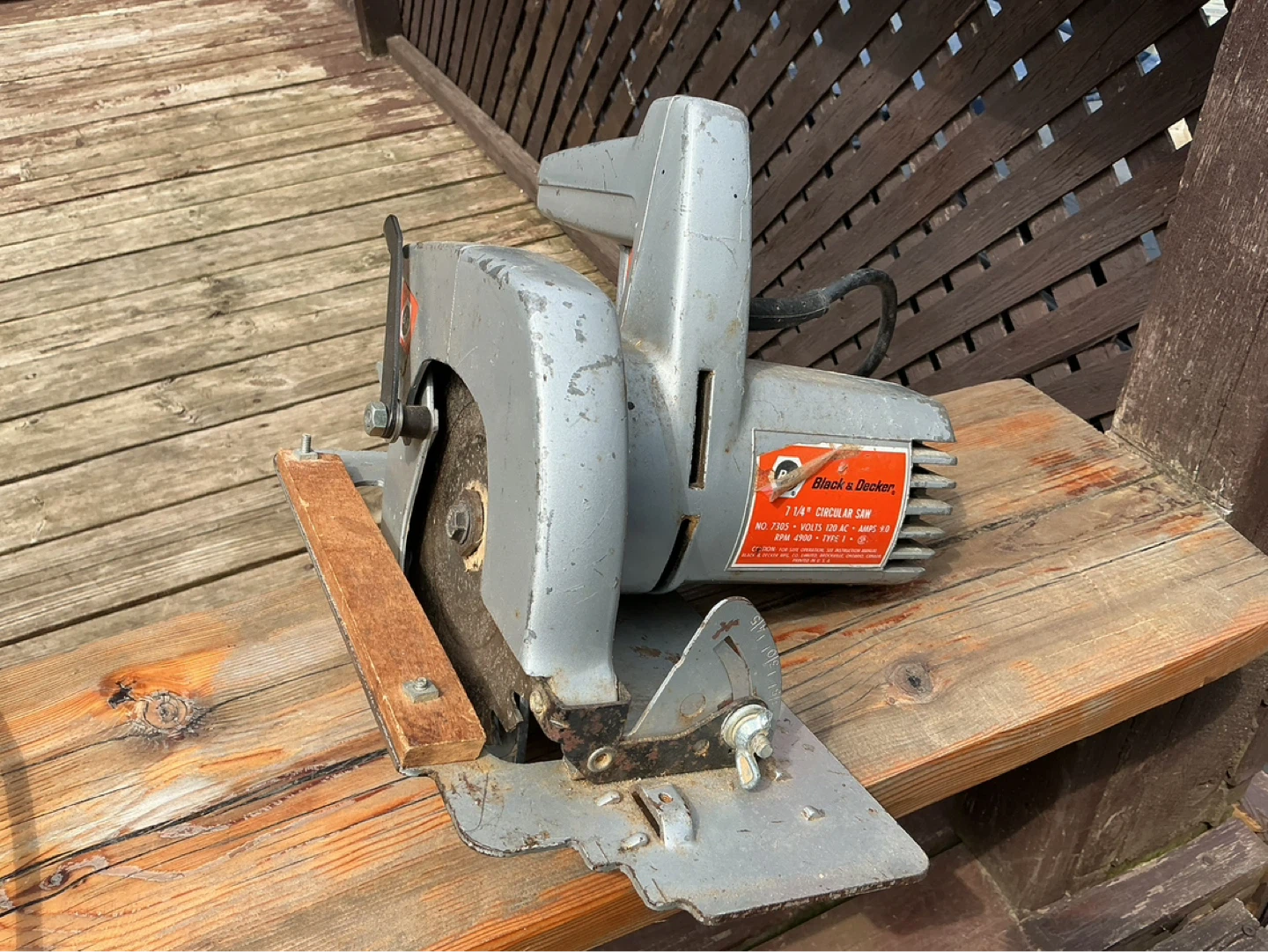 CHEAP CHEAP CHEAP Black & Decker 7 1/4" Circular Saw