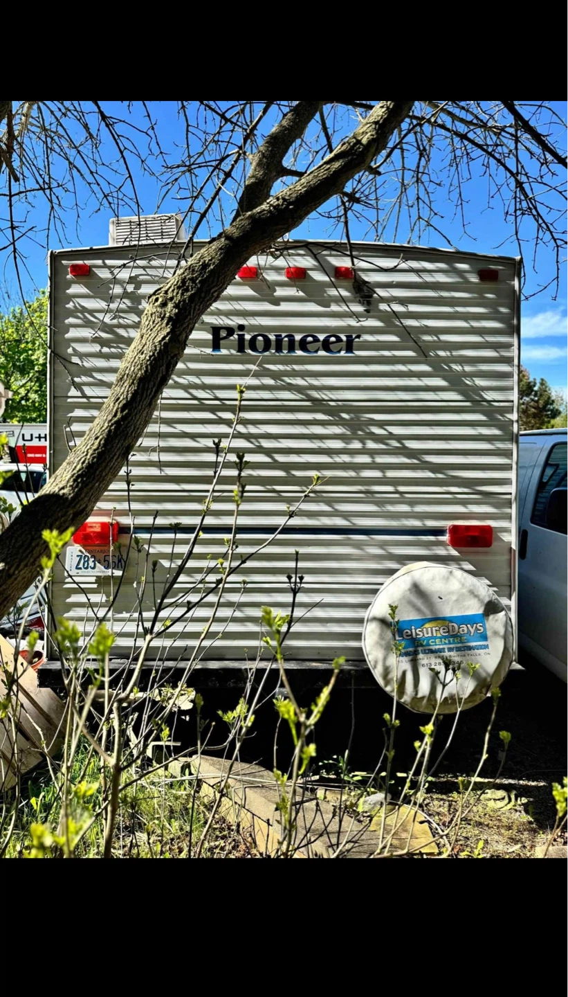 2004 Pioneer Travel Trailer