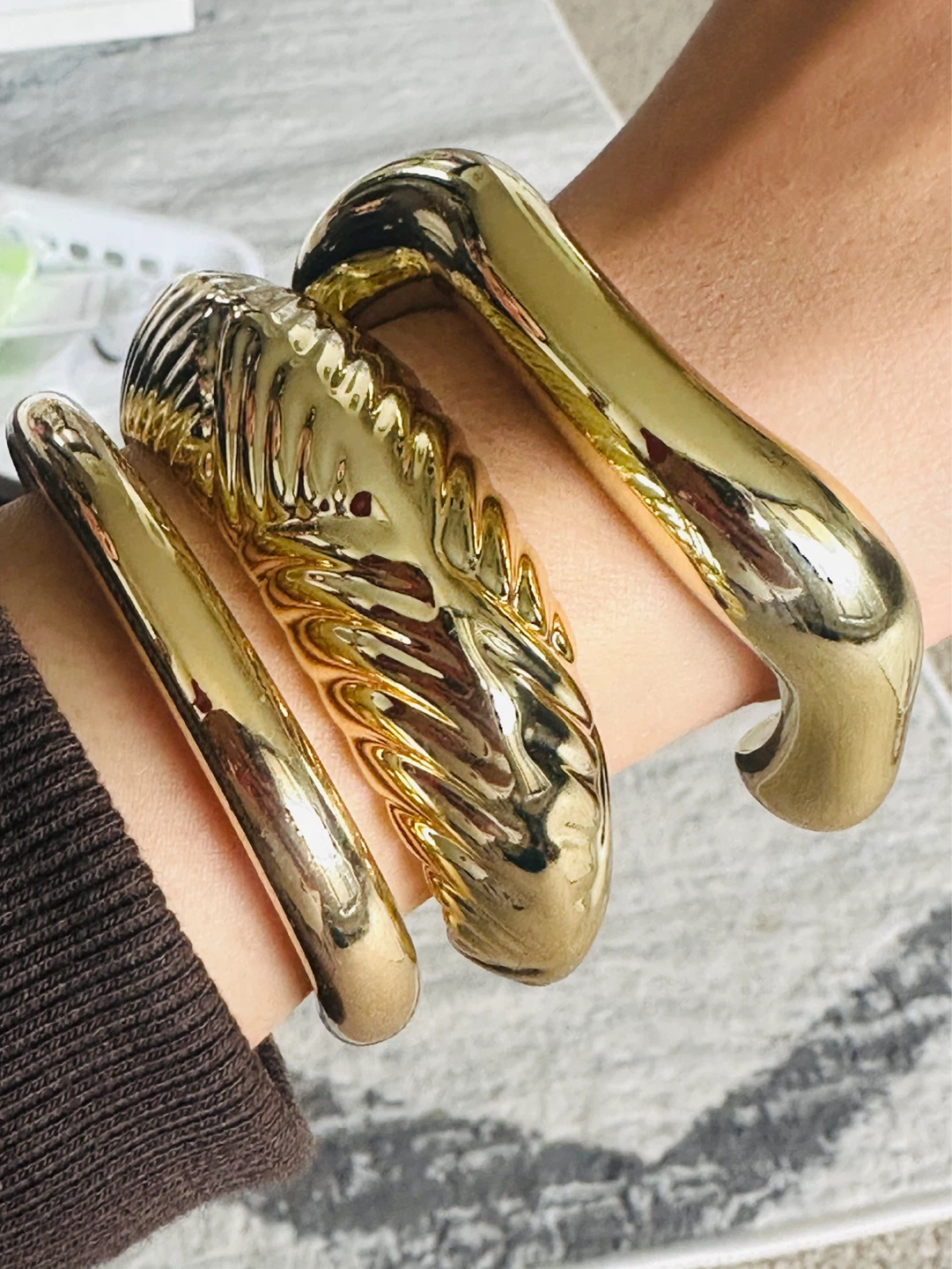 Set of 3 gold-tone chunky bangles