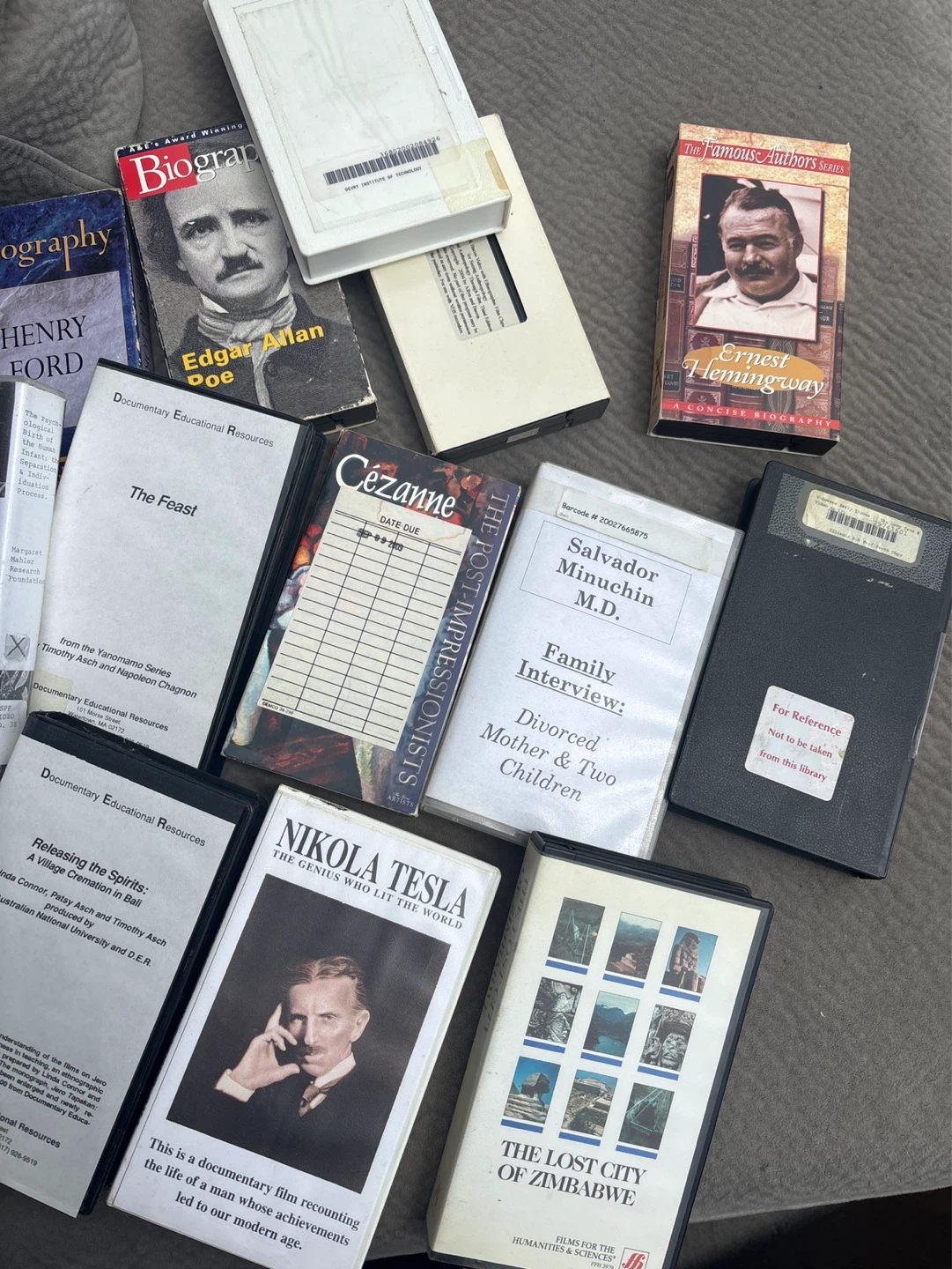 VHS biography tapes used like new - photo 2