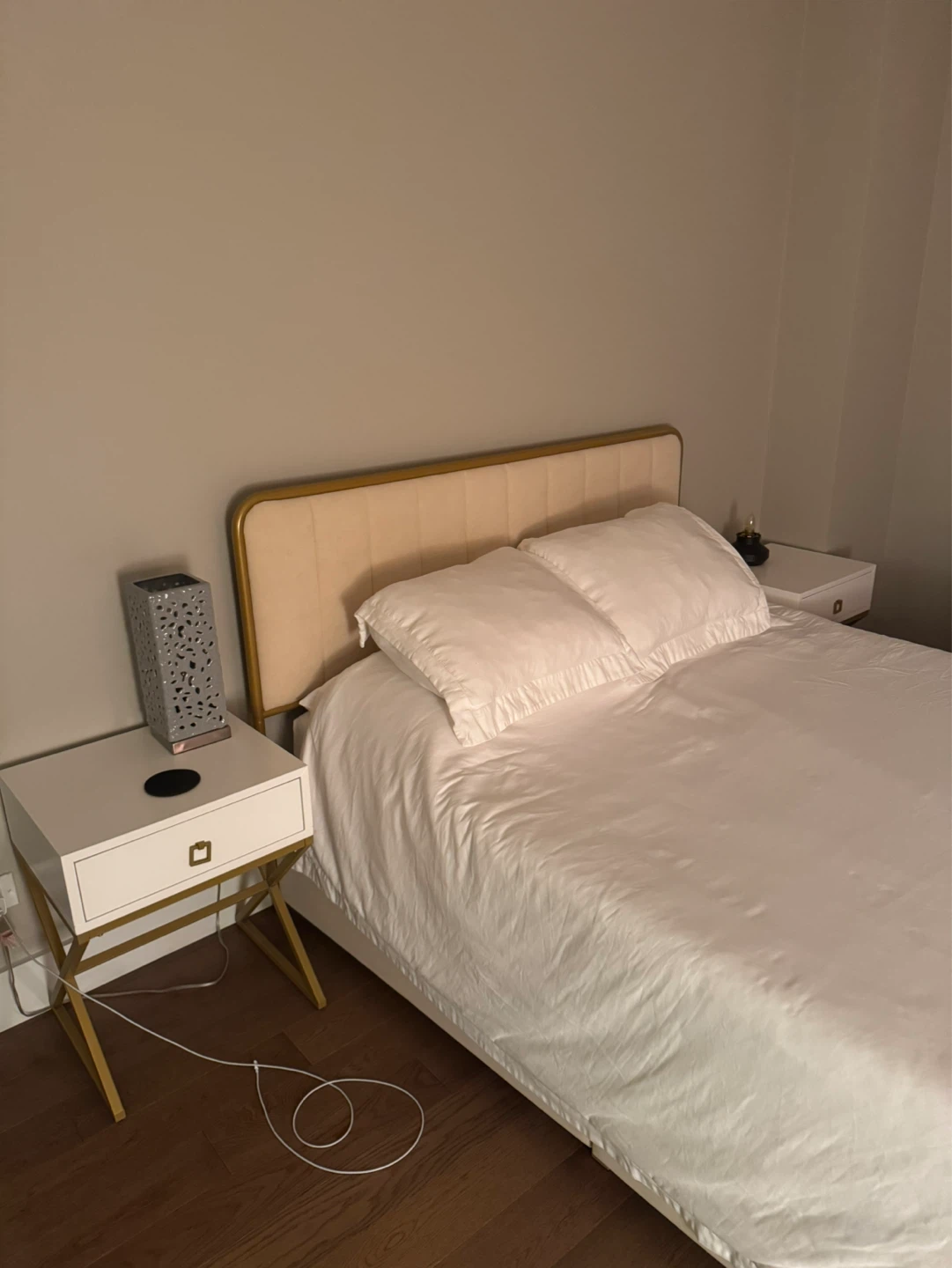 Queen Size Bed - Frame Included - photo 3