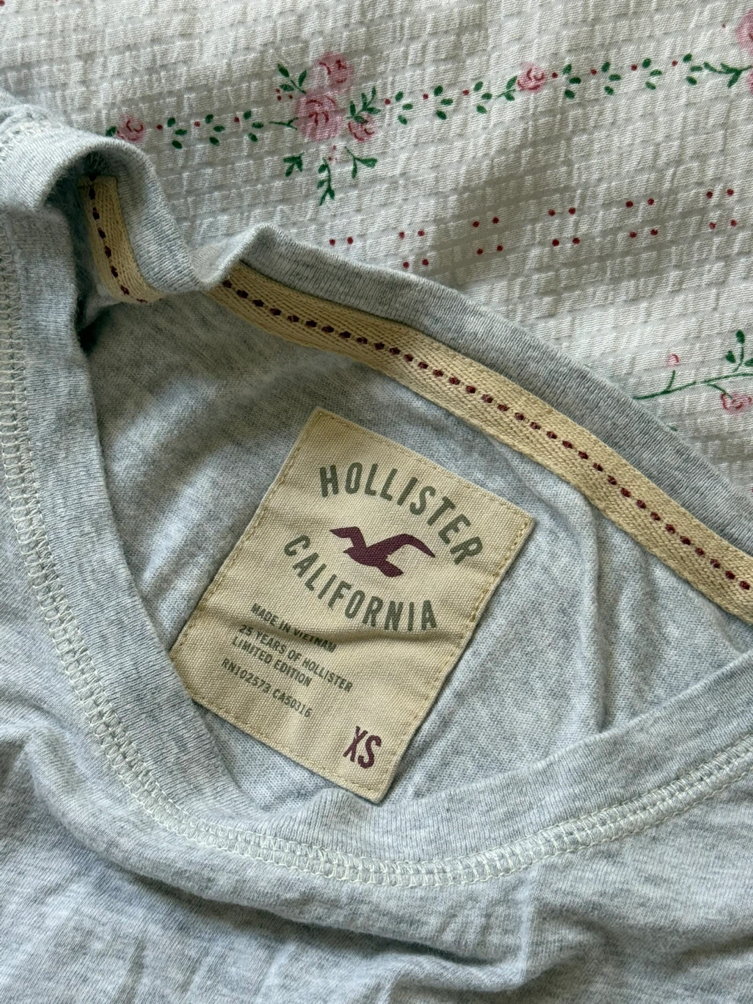 Hollister California Grey T-Shirt - Size XS