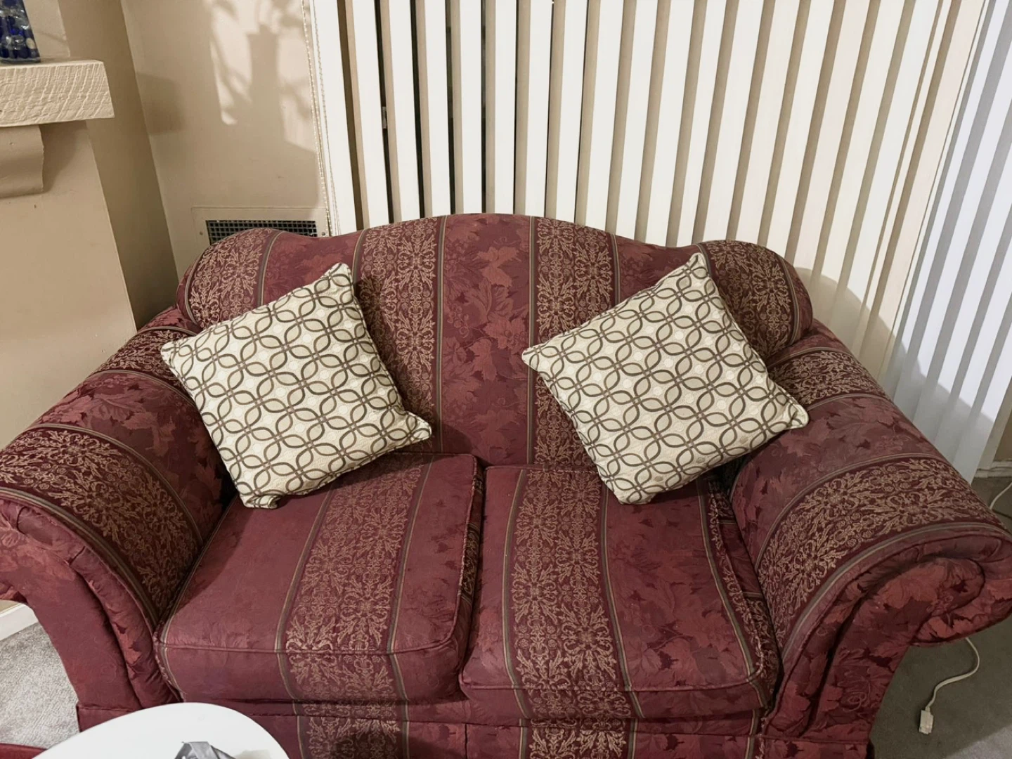 3+2 seater  Sofa with Decorative Pillows - photo 2