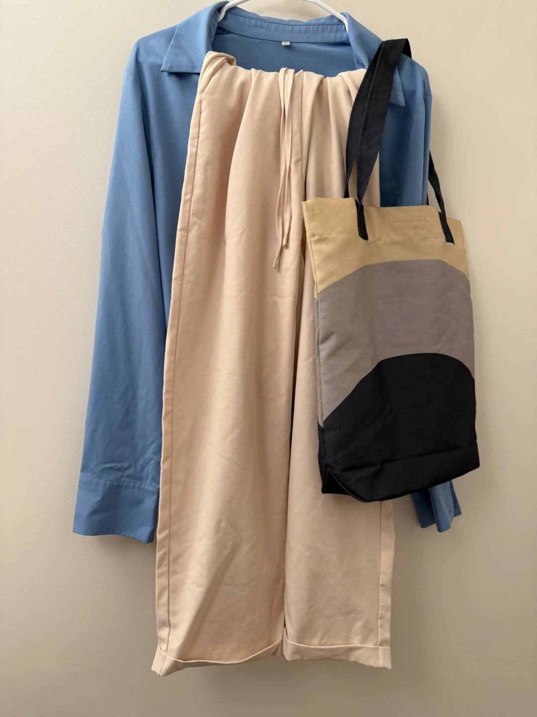 Blue Button-Up Shirt and Beige Pants Set - Size M/L - photo 4