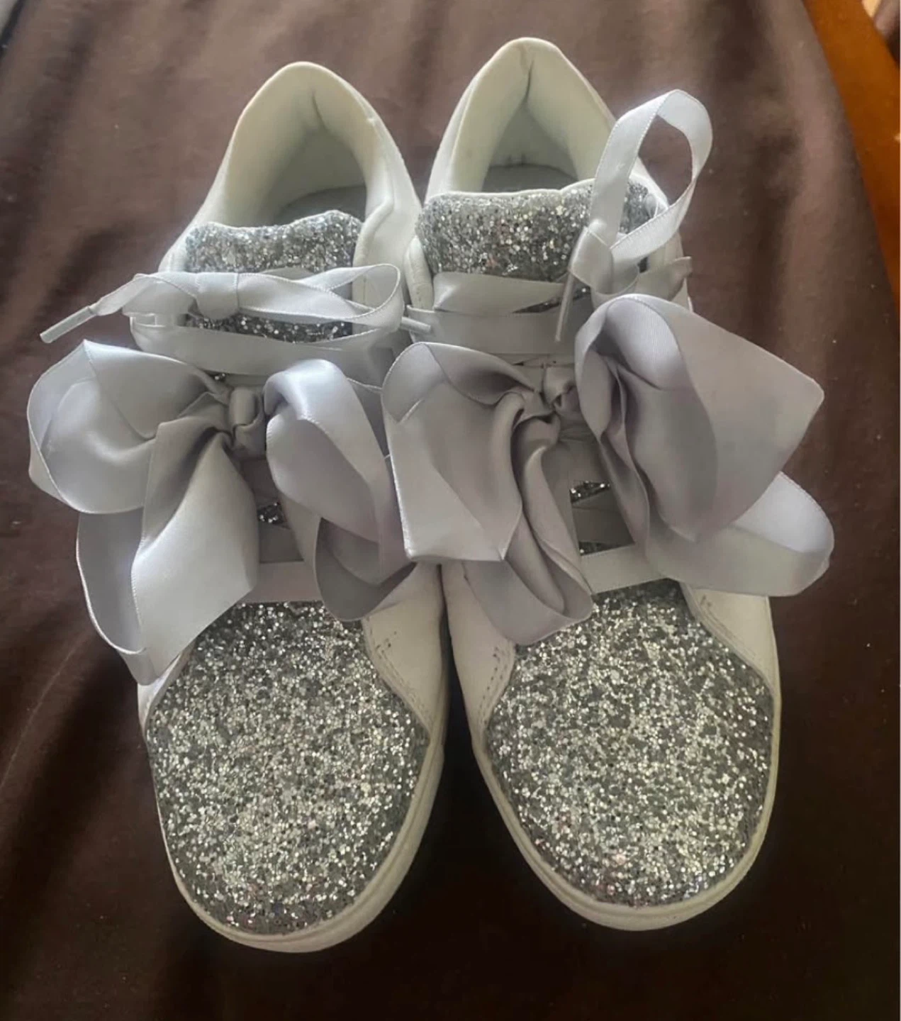 JoJo Siwa White Glitter Bow Sneakers - Size 5 - photo 4