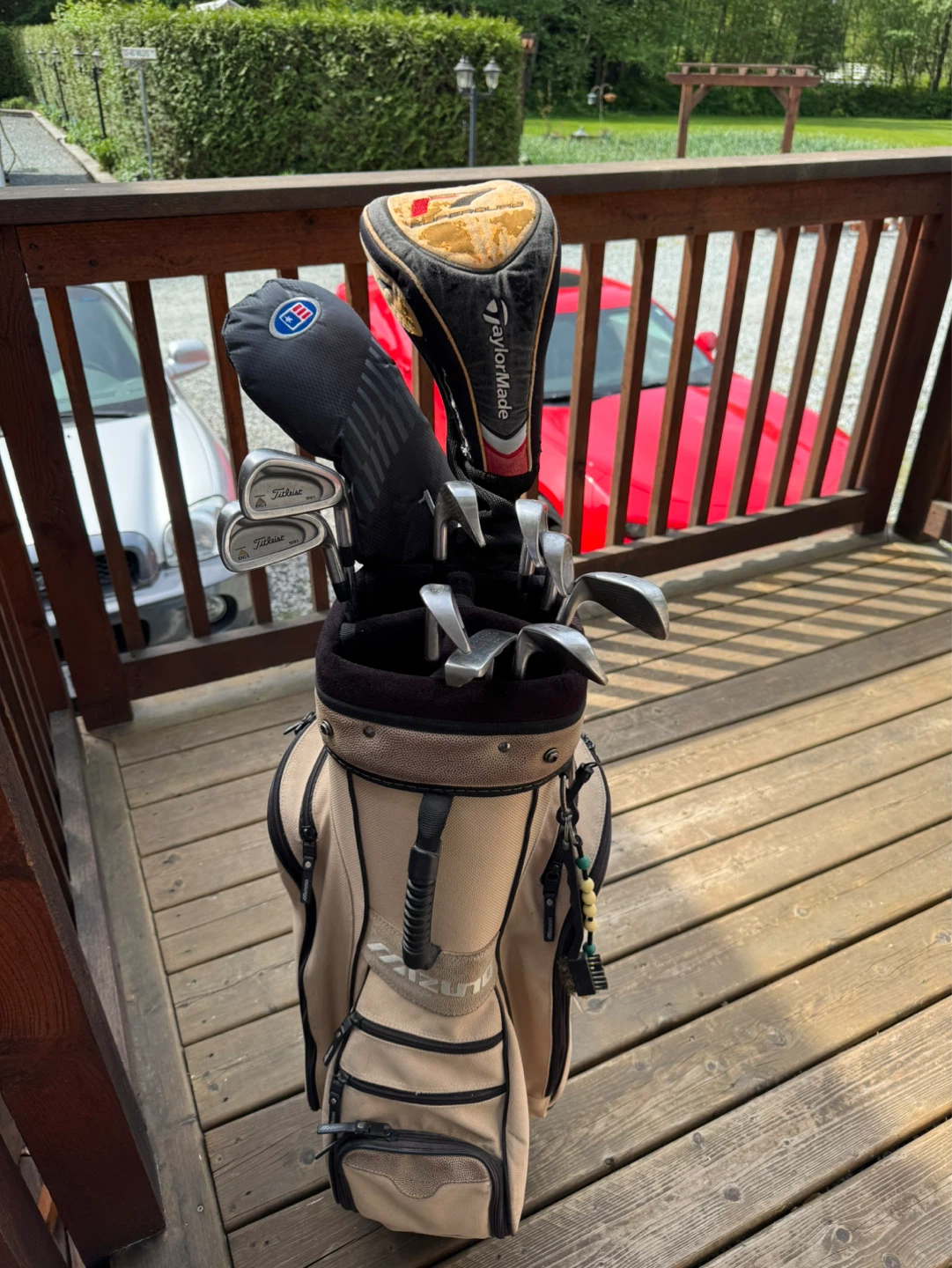 Mizuno Golf Bag with Titleist and TaylorMade Clubs - photo 2