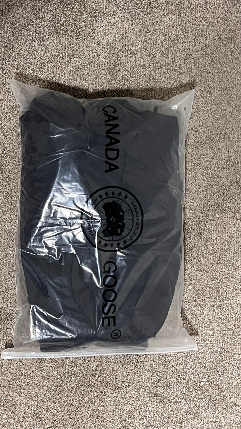 Canada Goose Black Puffer Vest - photo 2