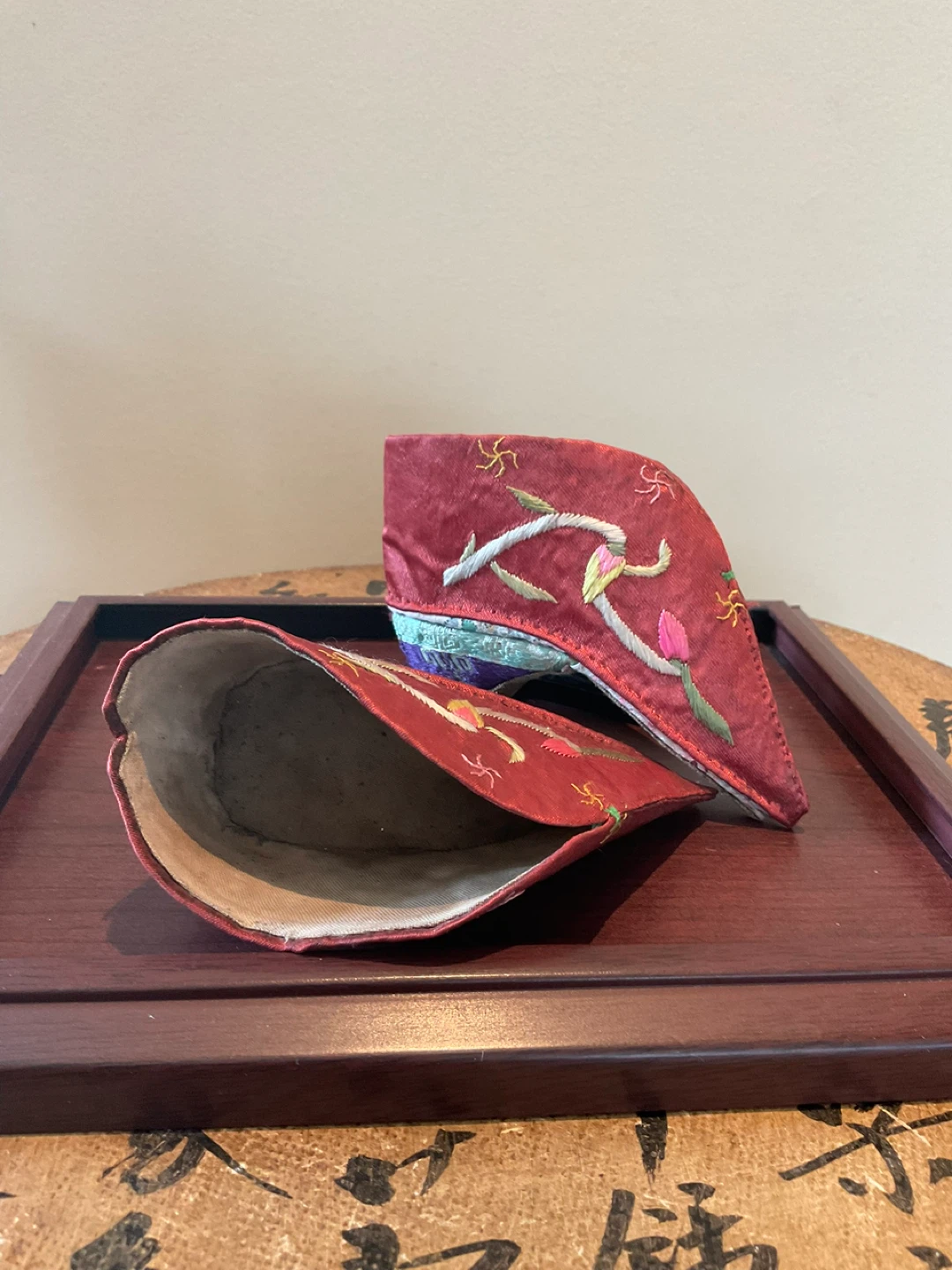 Vintage Chinese Lotus Shoes with Display Case - photo 3