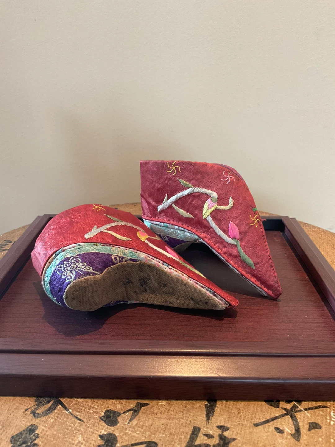 Vintage Chinese Lotus Shoes with Display Case - photo 4