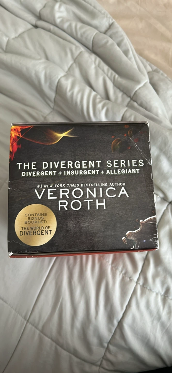 The Divergent Series Box Set by Veronica Roth - photo 3