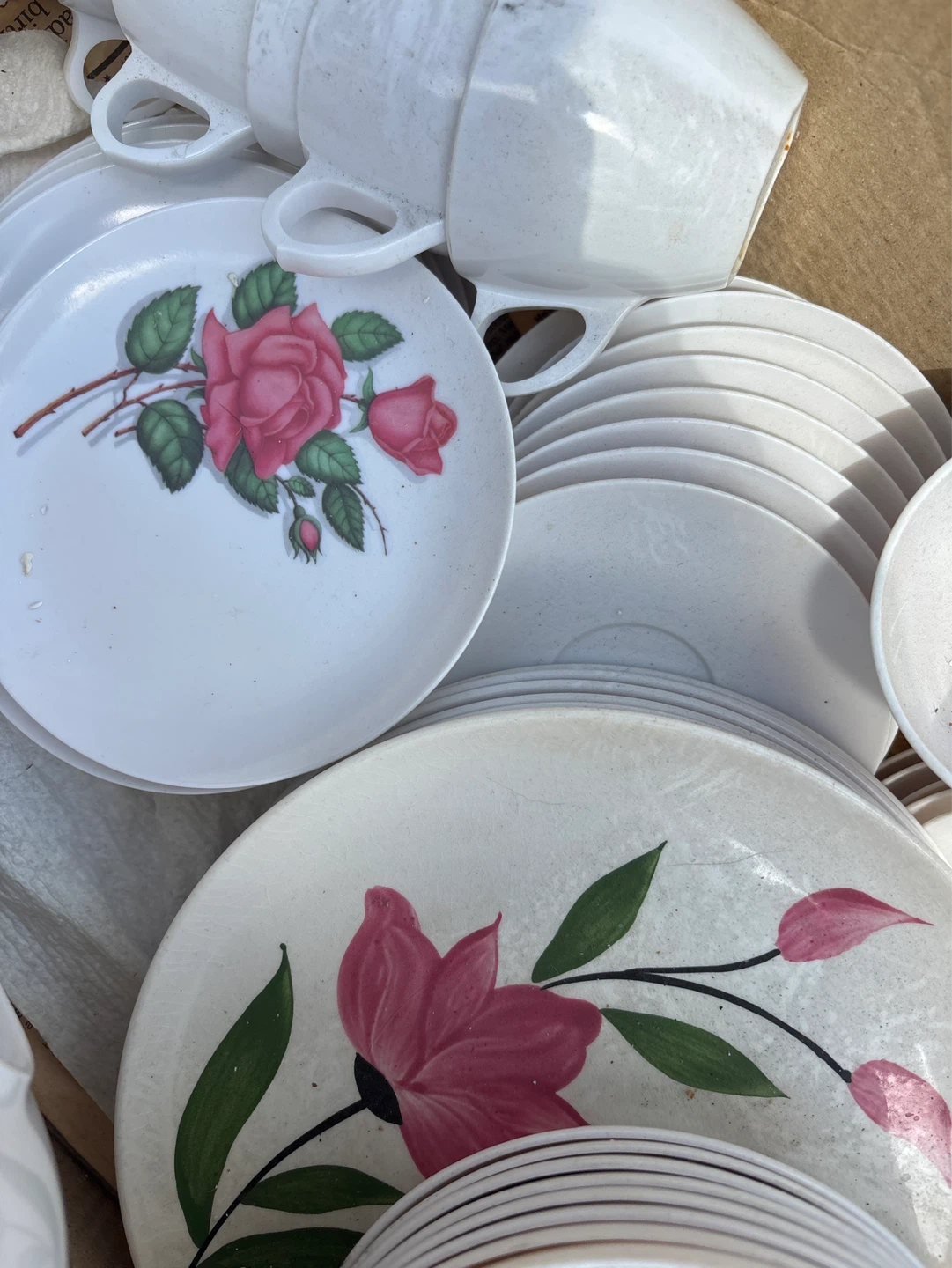 Vintage Floral Plates and Cups Set - photo 3