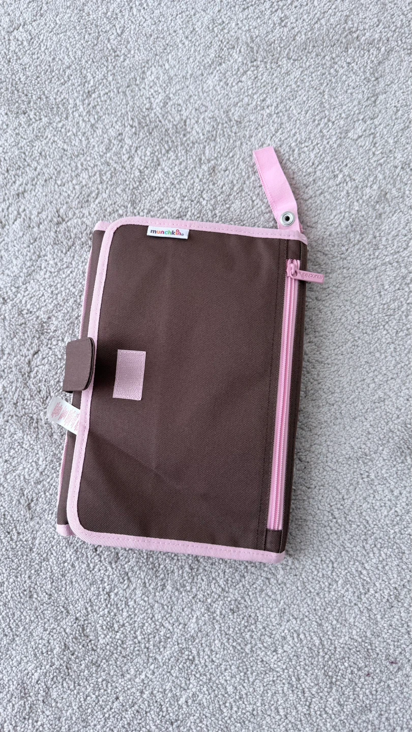 Munchkin Brown & Pink Diaper Changing Pad Clutch - photo 3