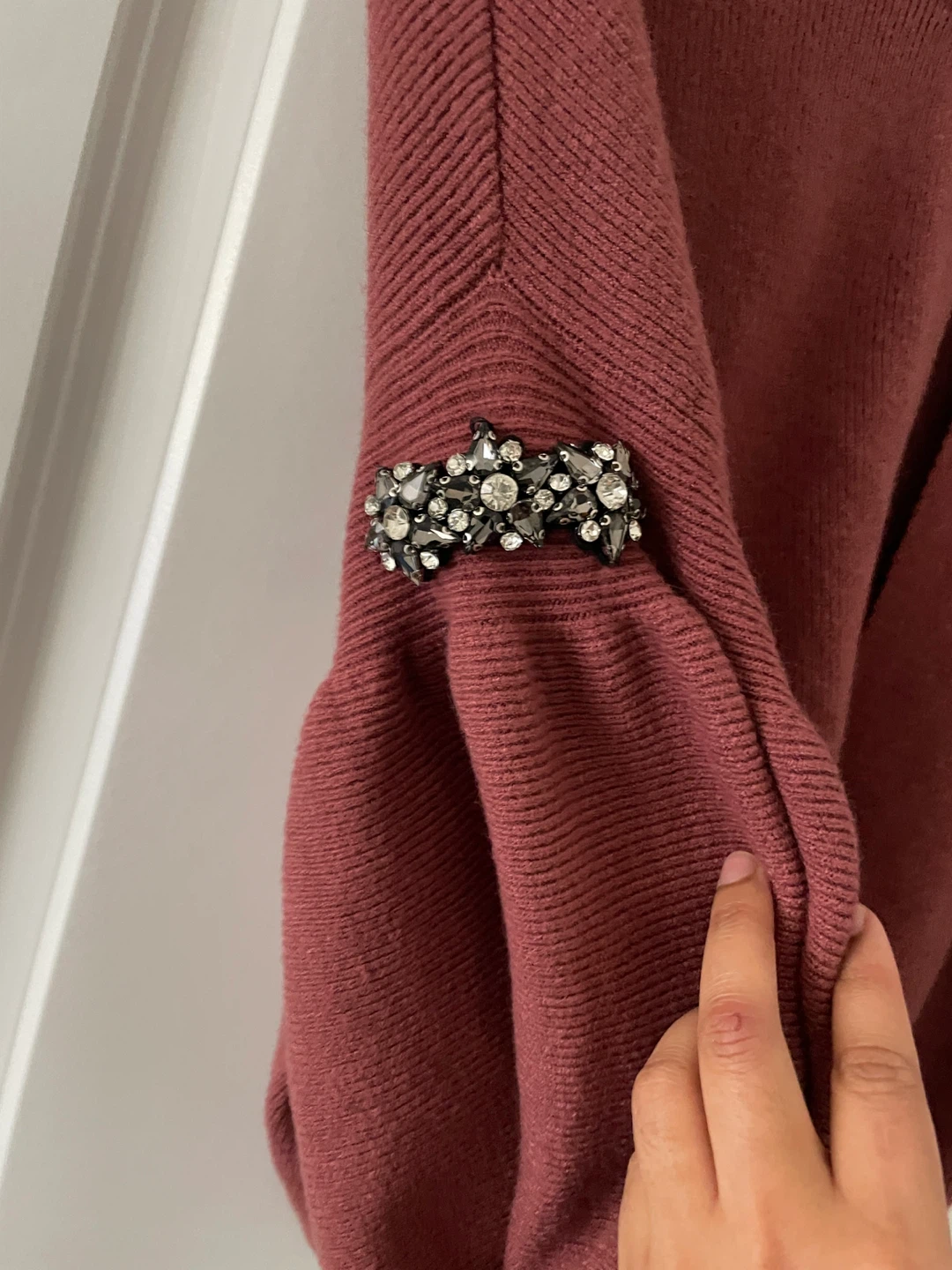 Rose coloured cardigan with jewelled sleeve details - photo 3