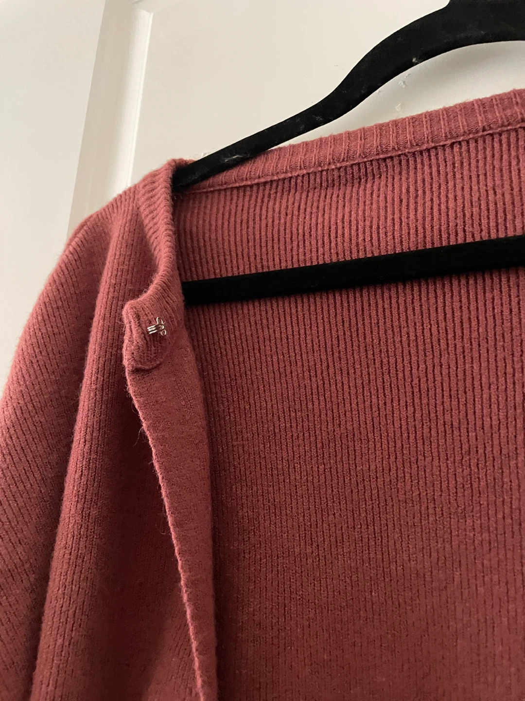 Rose coloured cardigan with jewelled sleeve details - photo 5