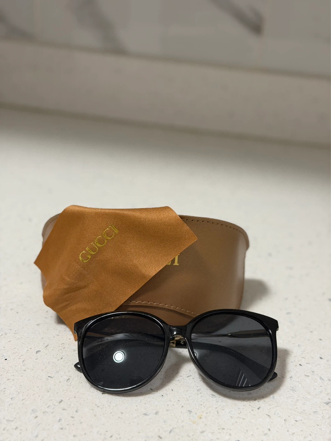 Gucci Sunglasses with Case - photo 2
