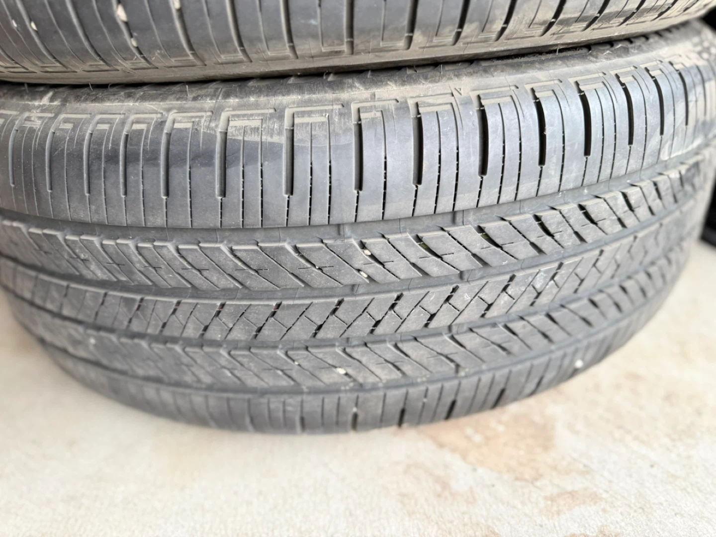 Bridgestone Alenza A/002 Tire 235/50R20 100V - photo 2