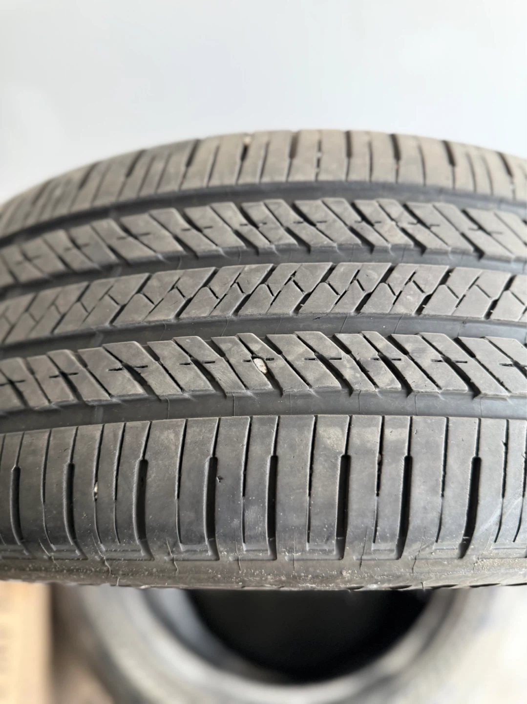 Bridgestone Alenza A/002 Tire 235/50R20 100V - photo 5