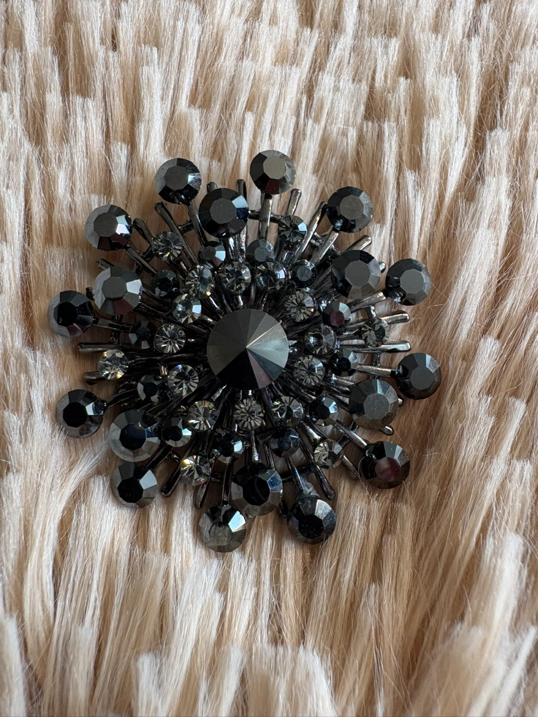 Sparkling Starburst Brooch - photo 2