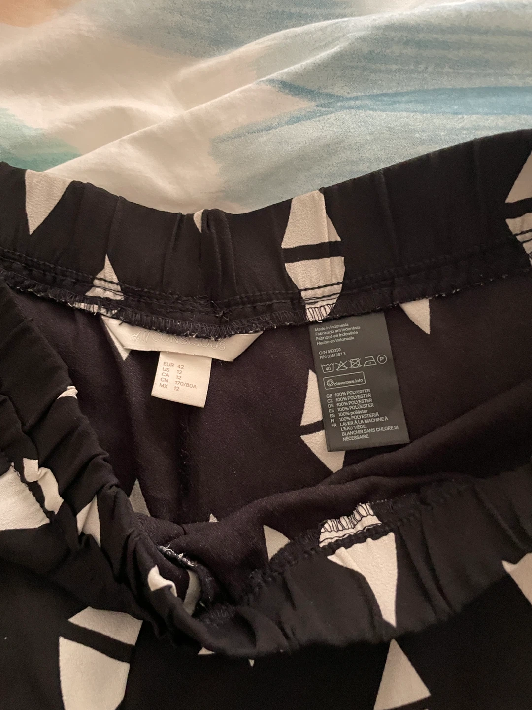 H&M Black & White Geometric Print Shorts - photo 4