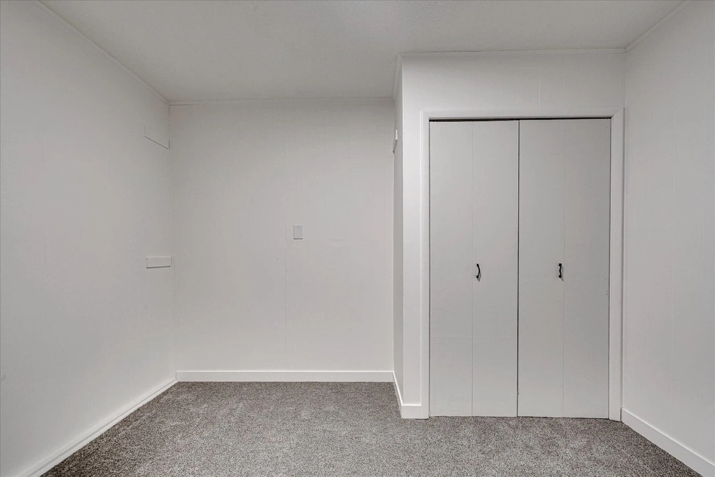Basement Suite for Rent - photo 5