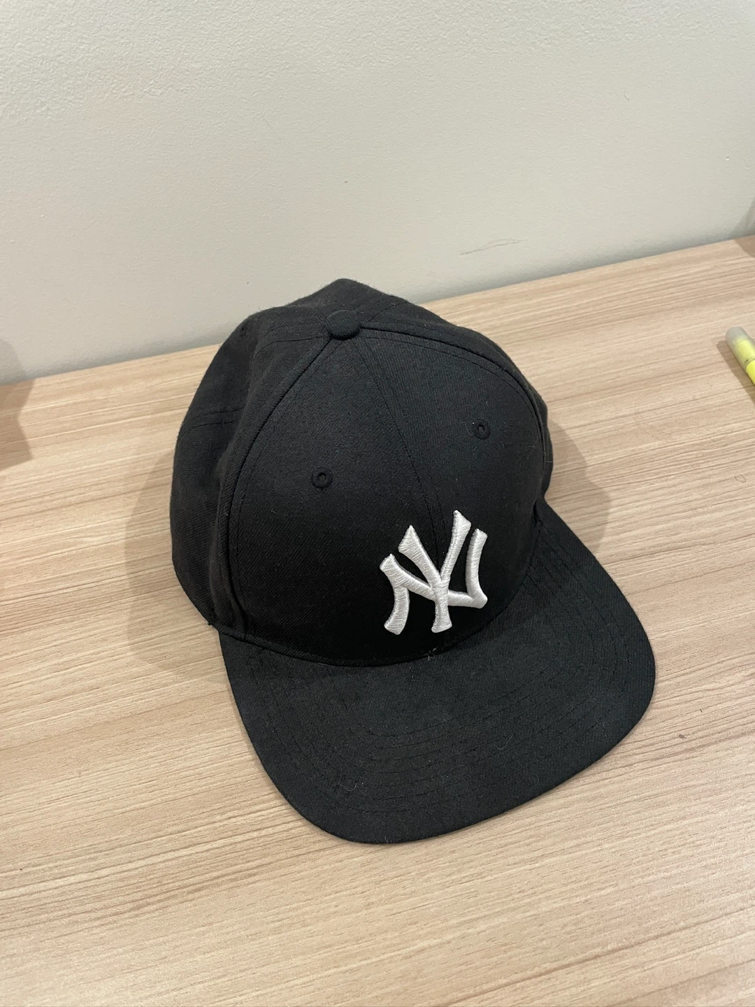 Black yankee hat