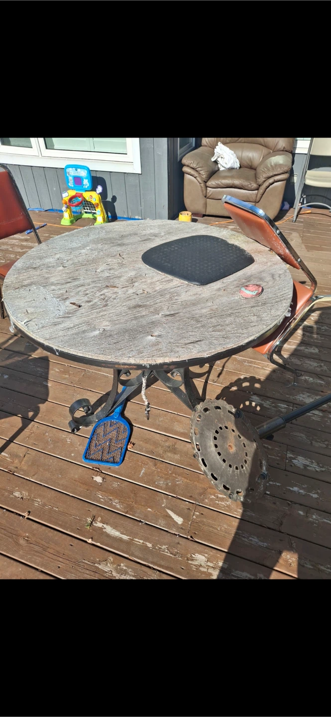 Round Patio Table with Chairs