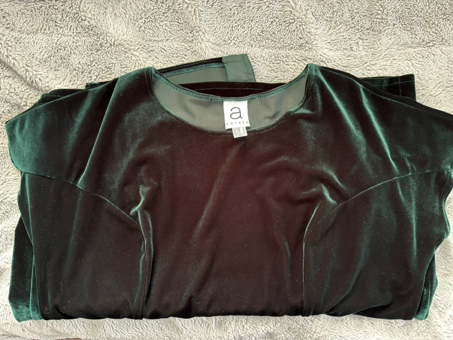 Antels Velvet Dress