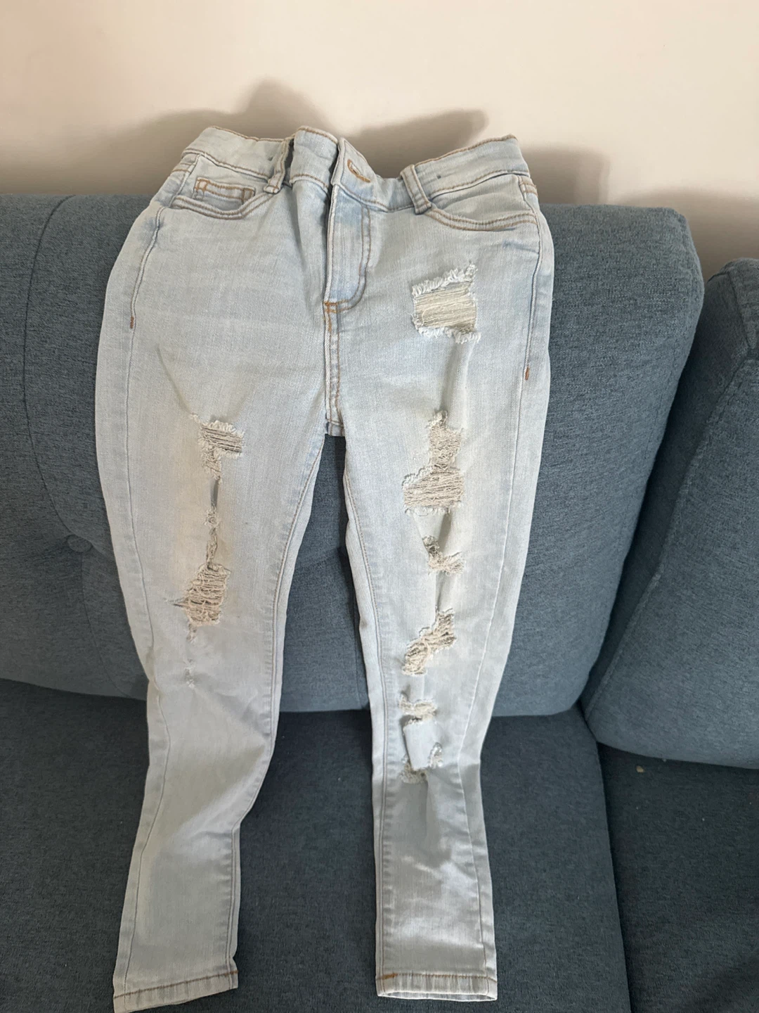 Light Wash Ripped Jeans