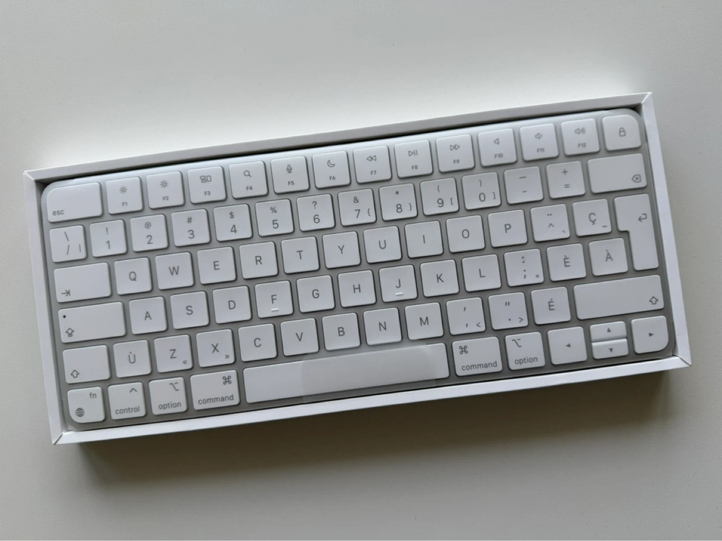 Apple Magic Keyboard – French (Canada) – Brand New - photo 4