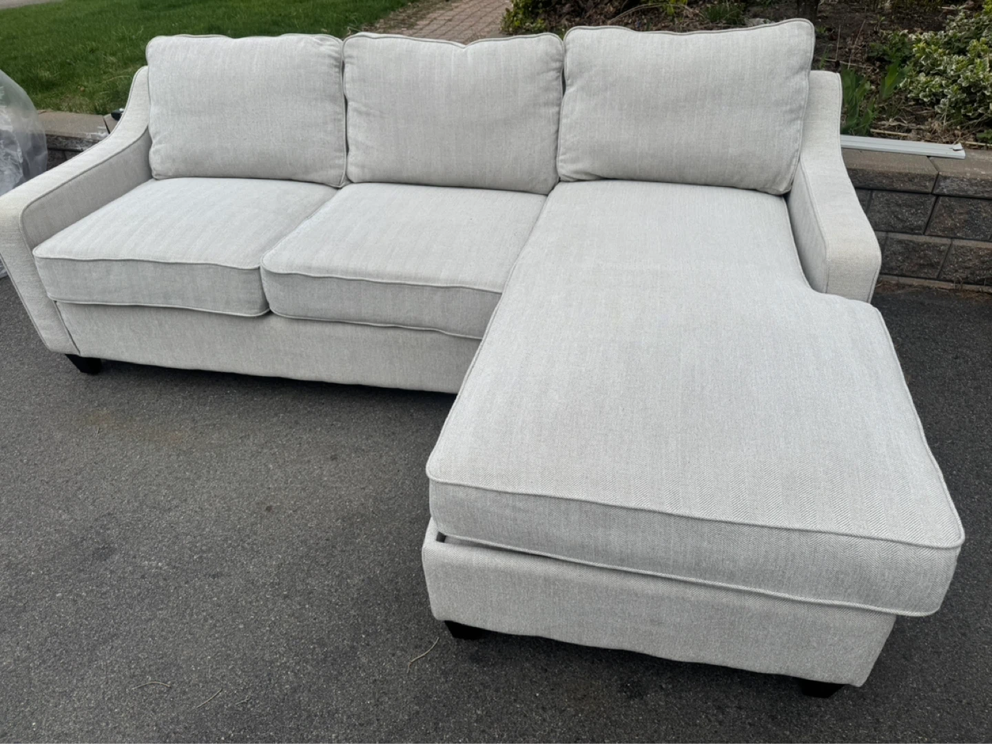 Light Grey Sectional Sofa with Chaise