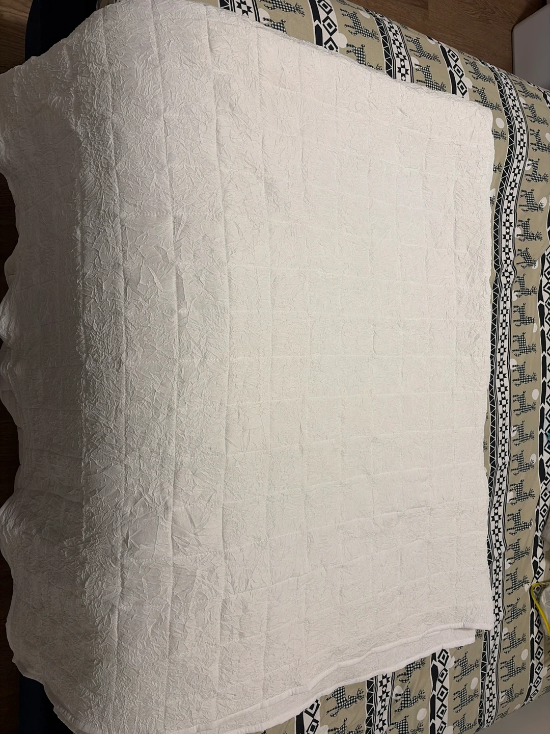 White Quilted Bedspread/Coverlet / duvet