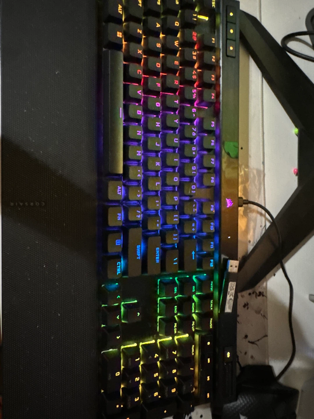 Corsair K70 RGB PRO Mechanical Gaming Keyboar - photo 2