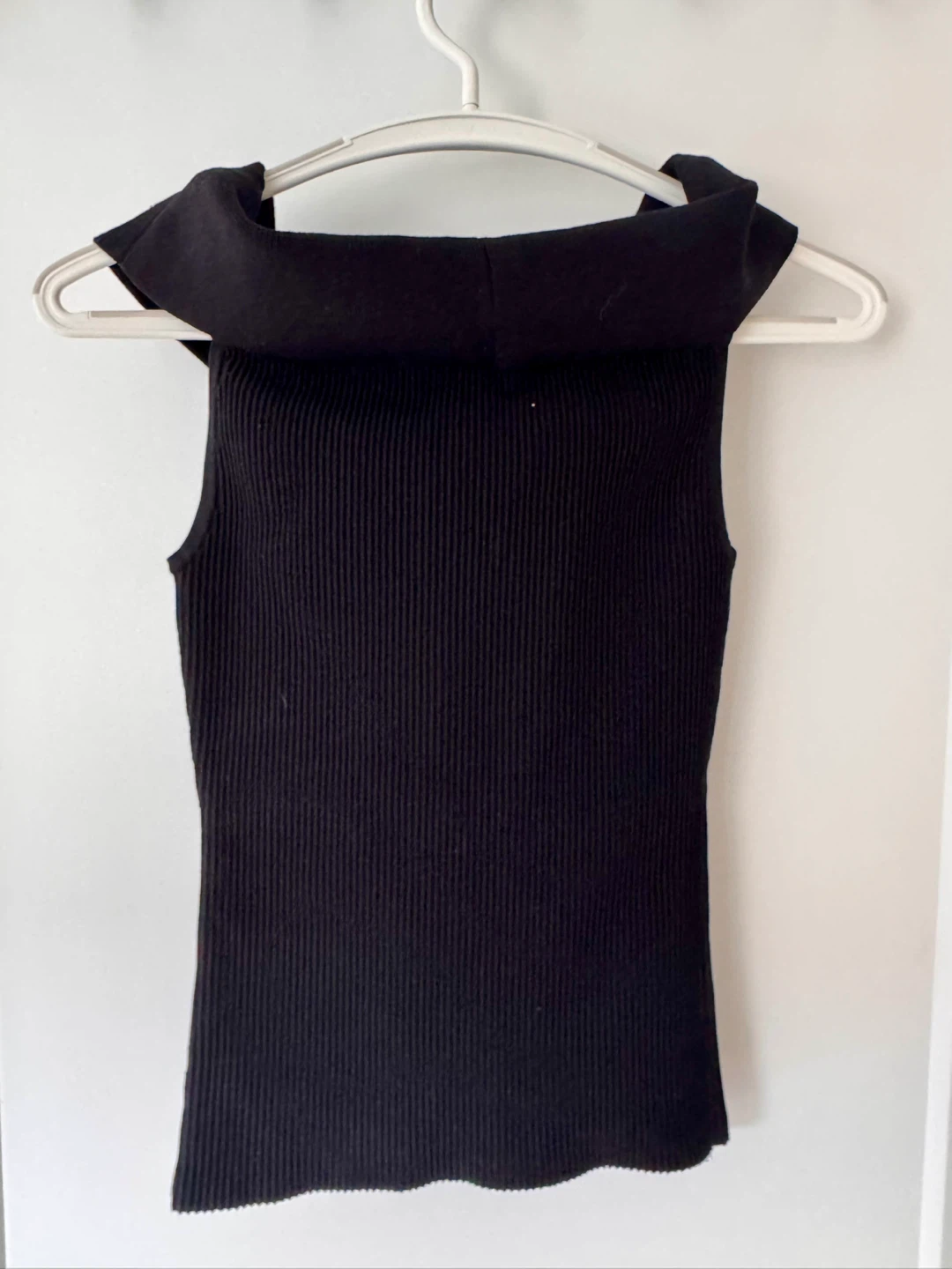 Aritzia Babaton Sculpt Knit Black Sleeveless Top Size S - photo 2