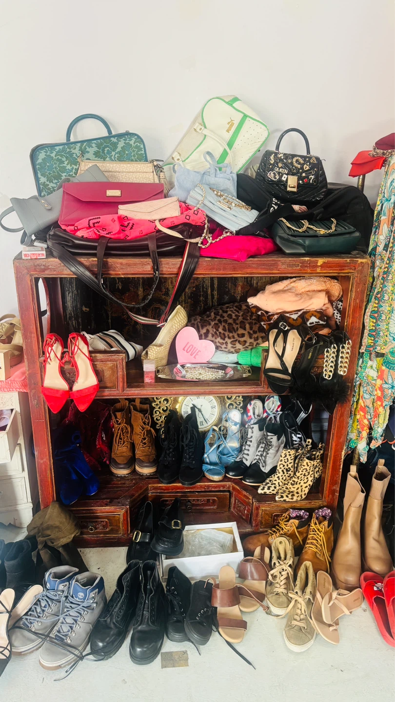 Assorted Ladies Handbags and Purses - photo 2