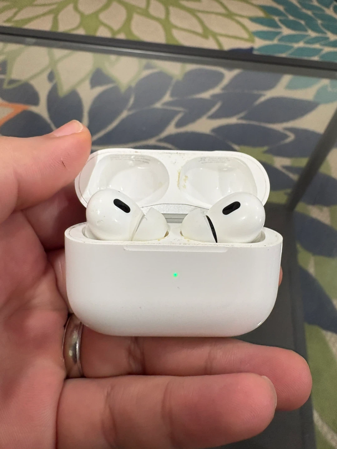 Apple AirPods Pro (2nd generation) - photo 2