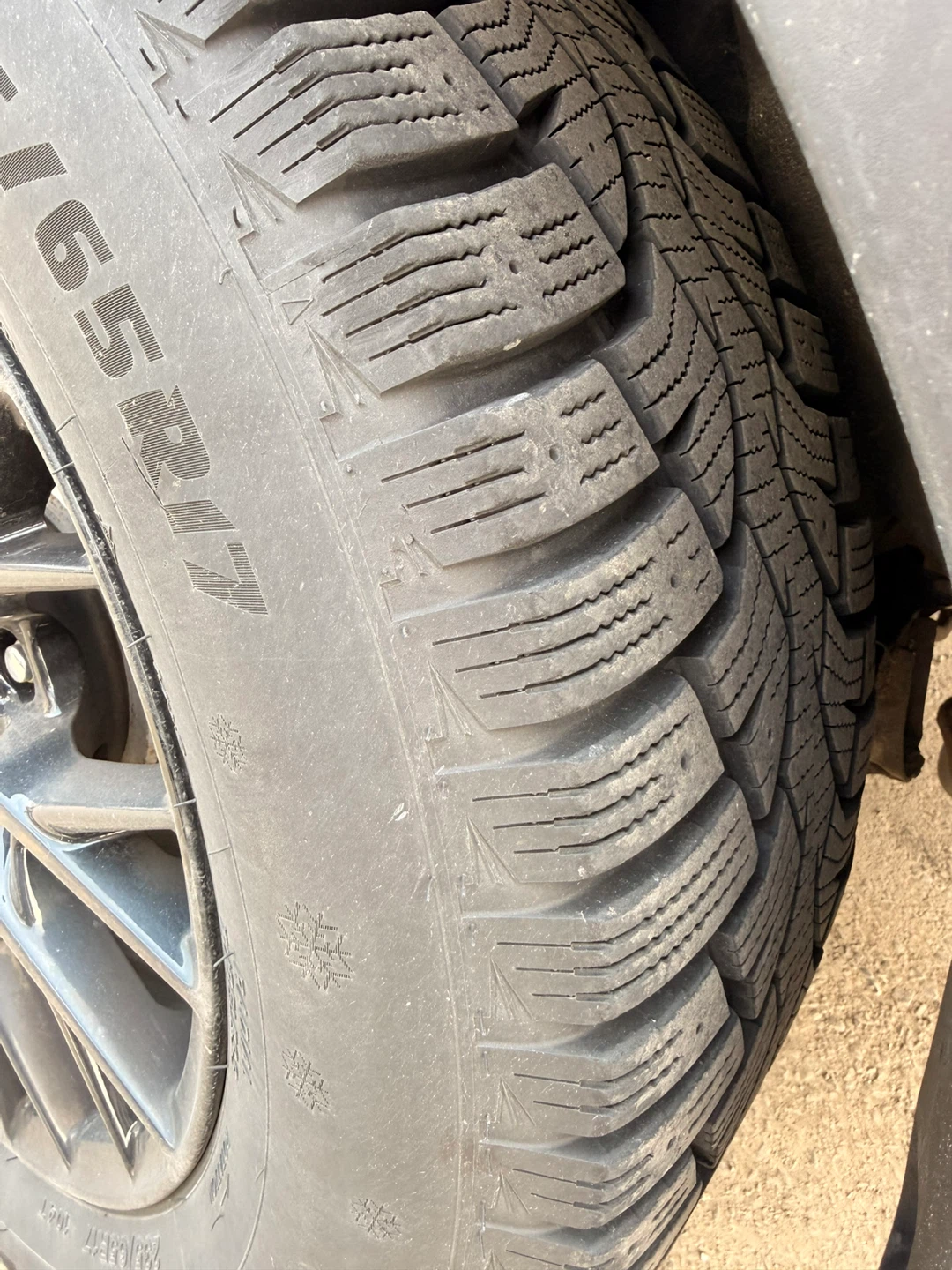 235/65R17 Winter Tires With Alloy - photo 3