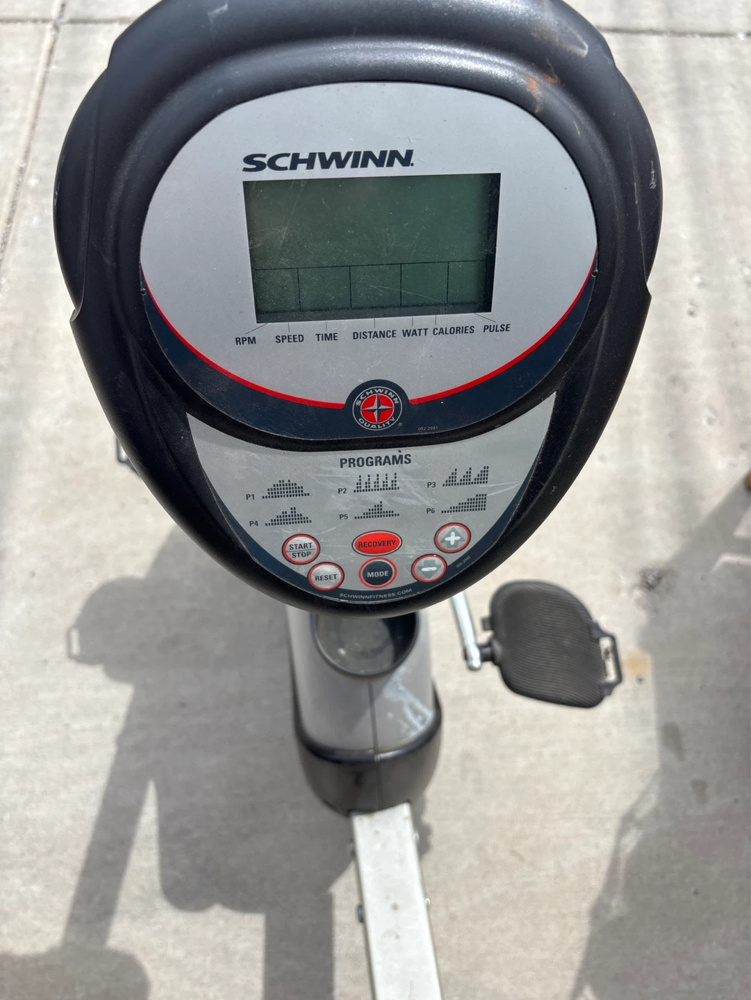 Scwinn exercise bike still works needs batteries - photo 2