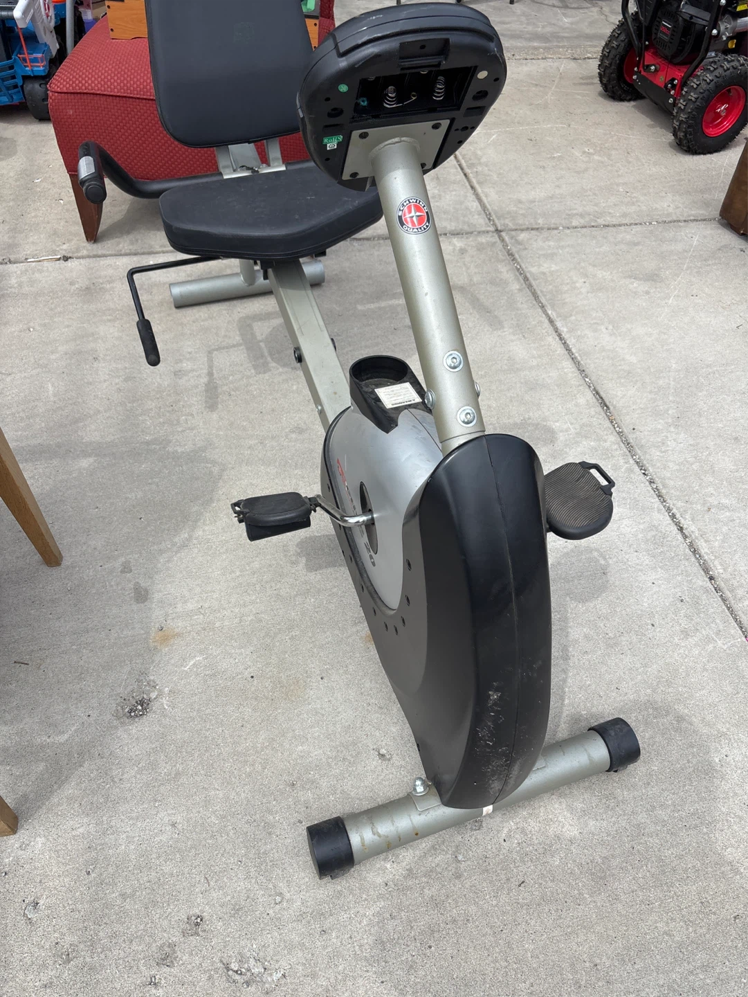 Scwinn exercise bike still works needs batteries - photo 5