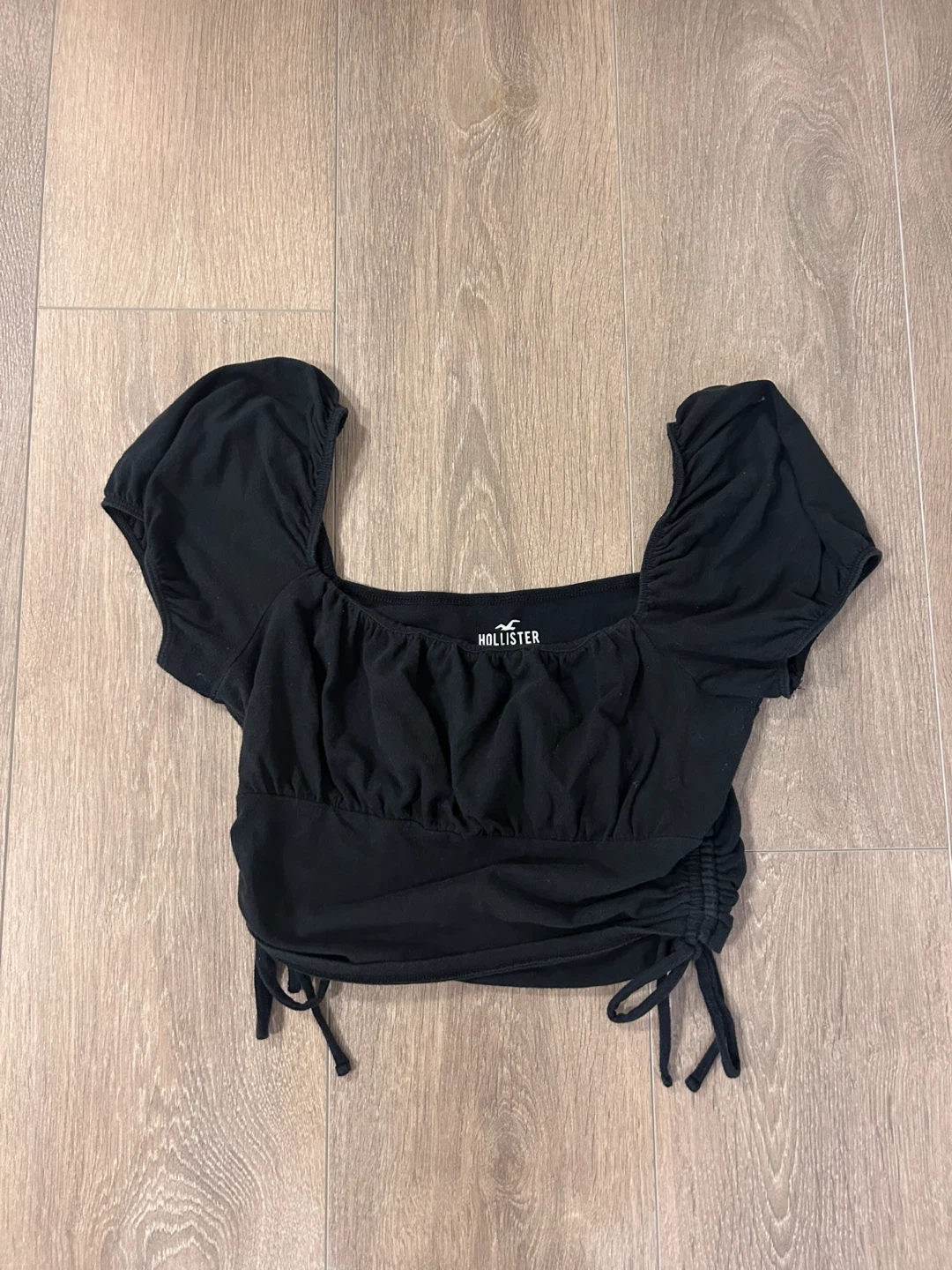 Hollister Black Puff Sleeve Ruched Crop Top