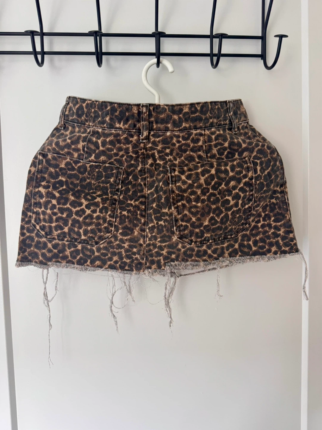 BDG Urban Outfitters Leopard Print Denim Mini Skirt Size S - photo 2