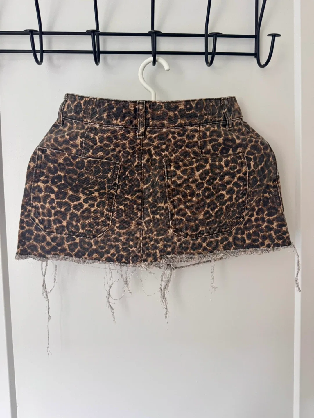 BDG Urban Outfitters Leopard Print Denim Mini Skirt Size S - photo 2